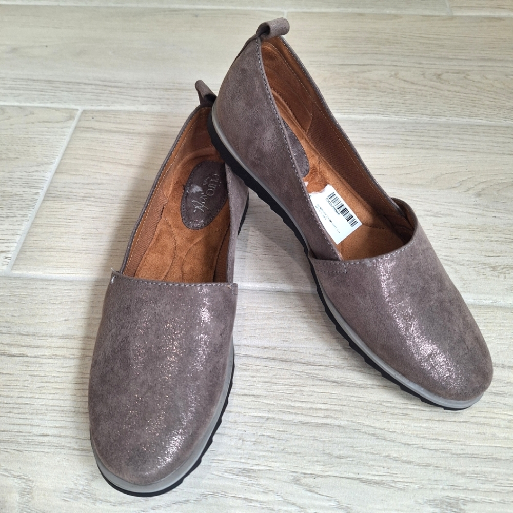 Euro Soft women's metallic brown slip-on Robyn flat loafers- size 8.5 - NWT